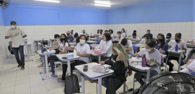 Orientações para escolha do livro didático (Anos Finais)  Escola de  Formação de Educadores do Recife Professor Paulo Freire